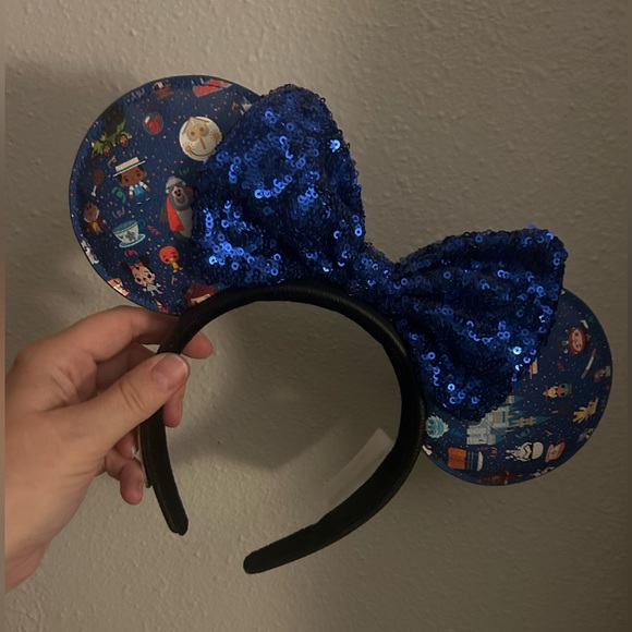 Disney with Loungefly Collectible Mickey ears - Picture 1 of 3